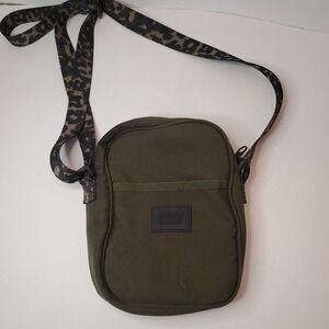Victorias Secret PINK Taffeta Green Crossbody Bag Purse‎ w/ Leopard Print Strap